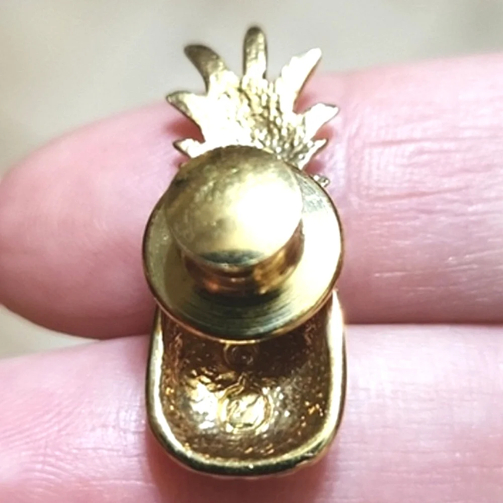 Swarovski Crystal Pineapple Lapel Pin/Tie Tack RARE